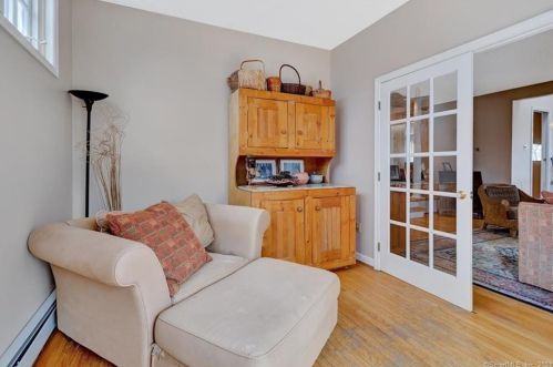 2130 Main St, Glastonbury, CT 06033-2283