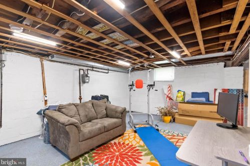 467 Hemlock Ter, West Deptford NJ  08096-2813 exterior