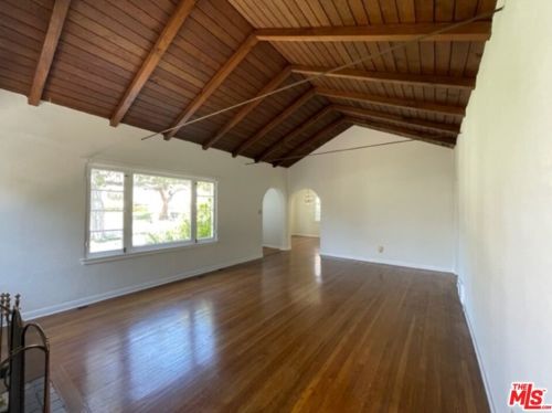 1318 Moncado Dr, Glendale, CA 91207-1832