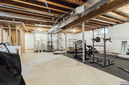 38 Walnut St, Little Falls NJ  07424-1402 exterior