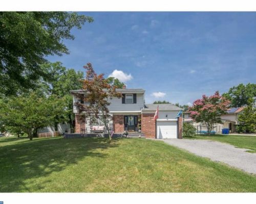 2205 Chestnut Hill Dr, Riverton, NJ 08077-3618