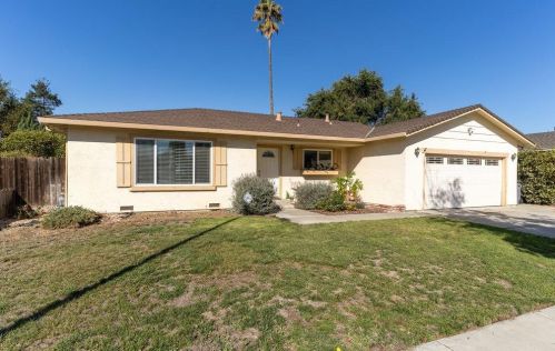 1900 Cerra Vista Dr, Hollister, CA 95023-5986