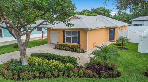 115 7th St, Delray Beach, FL 33444-3921