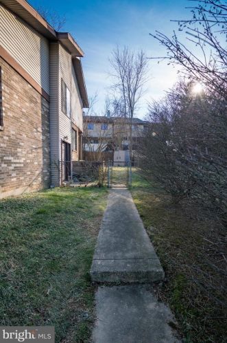 9 Cedar Creek Ct, Bear DE  19701-1001 exterior