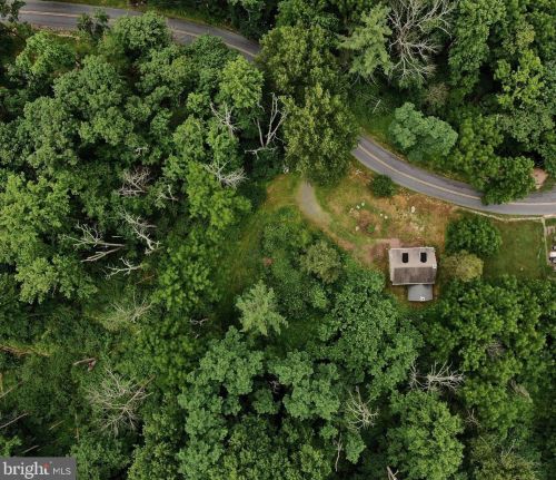 90 Crow Hill Rd, Dale, PA 19504-8855