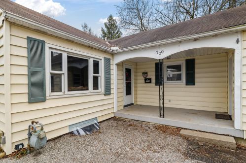 720 Coshocton Ave, Mount Vernon OH  43050-1970 exterior