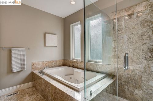 7164 Buckingham Blvd, Berkeley CA  94705-1715 exterior