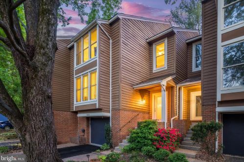 11403 Orchard Green Ct, Herndon, VA 20190-4450