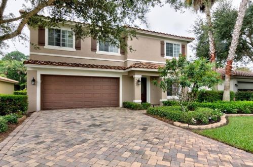4605 55th St, Vero Beach, FL 32967-2431