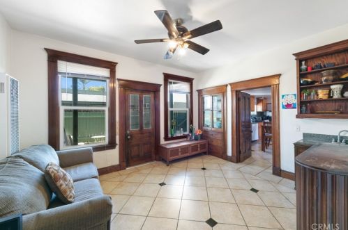 507 Rose Ave, Long Beach CA  90805-5529 exterior