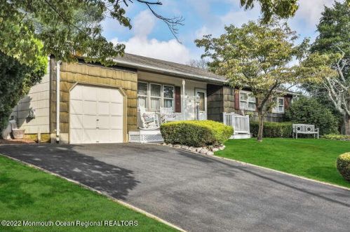 169 Smith Cir, Point Pleasant Beach, NJ 08742-5414