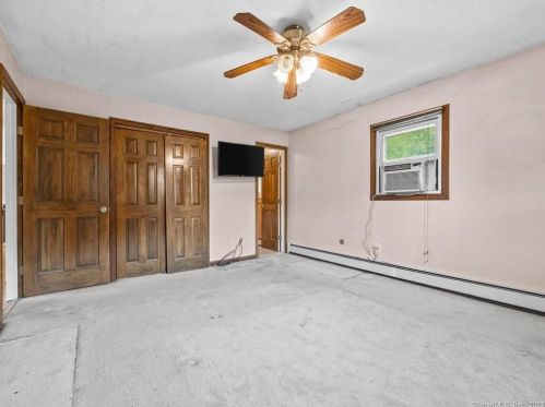 7 Lena Dr, Uncasville CT  exterior