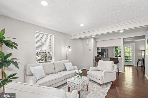 1937 Belmont Ridge Ct, Herndon VA  20191-5446 exterior