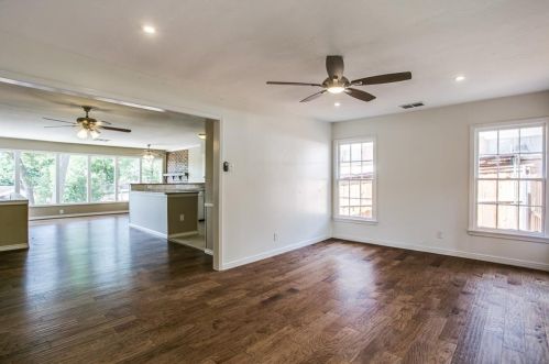 2518 Bridal Wreath Ln, Dallas TX  75233-3304 exterior