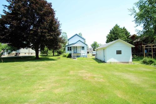 222 Washington St, Lake Mills, WI 53551-1355