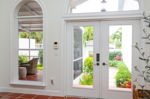 1136 6th St, Naples, FL 34102-7119