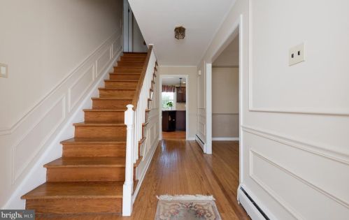 534 Wyncotte Cir, Berwyn, PA 19312-1054