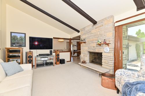 2490 Graylog Ln, Waukesha WI  53151-2924 exterior