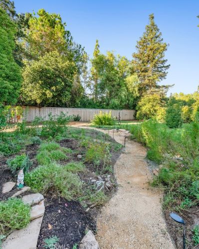 1278 Carmel Dr, Simi Valley CA  93065-4118 exterior