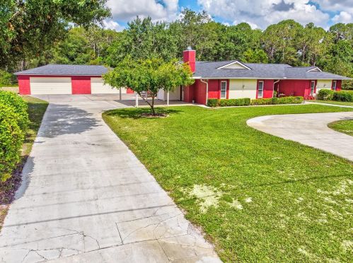 8811 Pratt Dr, New Port Richey, FL 34654-5135