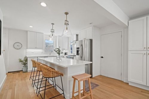 56 Grove St, Milton, MA 02186-2740