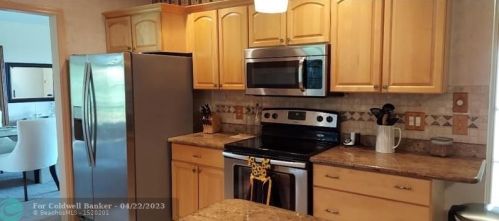 382 Gulfstream Ave, Fort Pierce FL  34983-1219 exterior