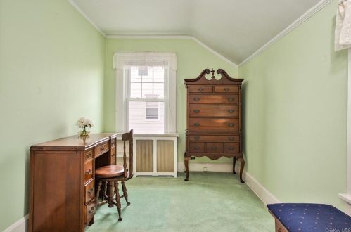 233 Chatterton Pkwy, White Plains NY  10606-2235 exterior