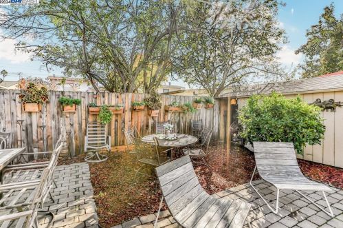 2708 Humboldt Ave, Oakland CA  94602-3635 exterior