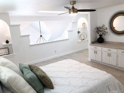 320 Rossmore Dr, Oxnard CA  93035-4465 exterior