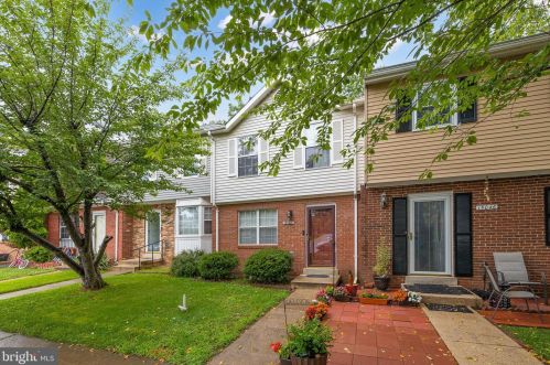 15048 Cherrydale Dr, Woodbridge, VA 22193-5332