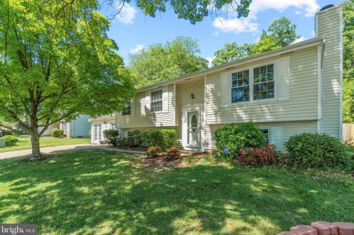 1710 Whitewood Ln, Herndon, VA 20170-2980