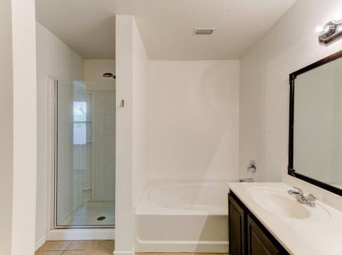 2617 Tuscan View Dr, Fort Worth TX  76131-5125 exterior