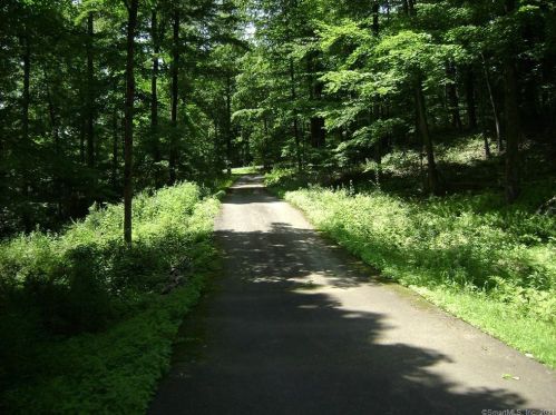 27 Burton Rd, Salisbury, CT 06068-1719