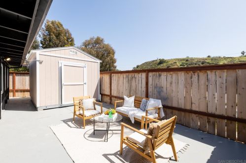 725 Teaberry St, Encinitas CA  92024-3353 exterior