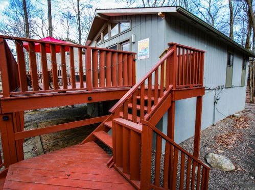 130 Lake Shore Dr, Rock Hill, NY 12775-6523