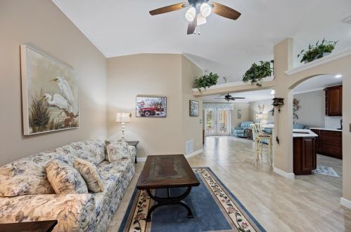 1390 9 Pl, Vero Beach FL 32960-2122 exterior