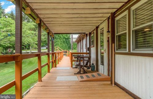 212 Stonehouse Rd, Carlisle PA  17015-9429 exterior