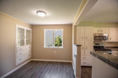 60 Wick Ave, Hermitage PA  16148-1811 exterior