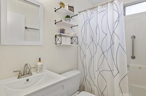 4753 Westridge Dr, Oceanside CA  92056-3003 exterior