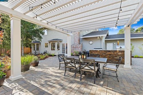 300 Camaritas Way, Danville CA  94526-5439 exterior