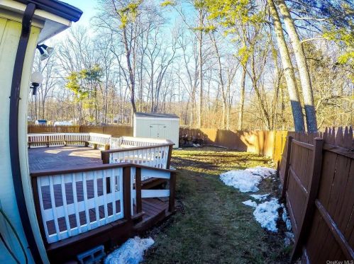 36 Floradan Rd, Tompkins Corners NY  10579-3032 exterior