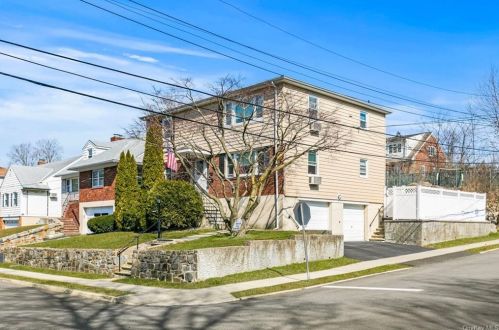 4 Willow St, White Plains, NY 10604-2525