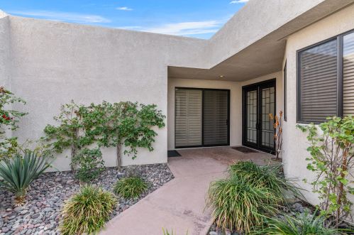 10019 Sunningdale Dr, Rancho Mirage CA  92270-1429 exterior