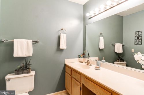 1046 Country Hill Dr, Harrisburg PA  17111-4655 exterior