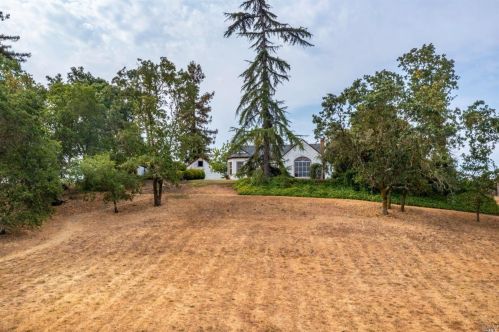 5525 Melita Rd, Santa Rosa, CA 95409-5544