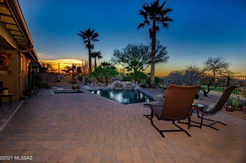 1409 Miranda Ln, Green Valley, AZ 85614-6237