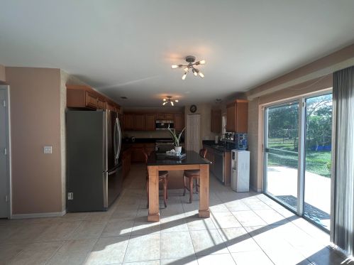 1142 Floresta Dr, Fort Pierce FL  34983-2758 exterior