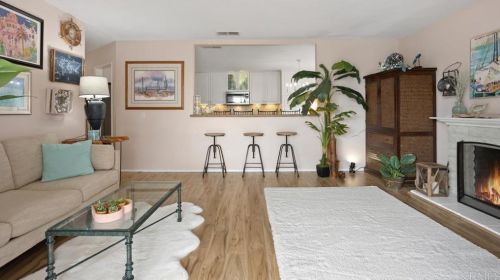 4037 Vista Calaveras St, Oceanside CA  92056-4607 exterior