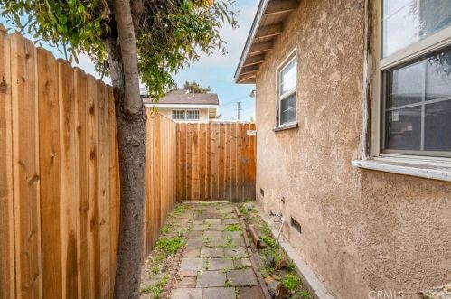 2255 Canal Ave, Long Beach CA  90810-3566 exterior