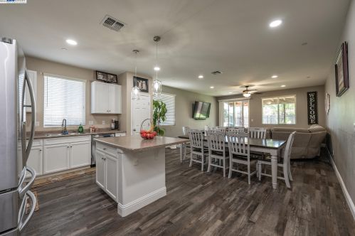 5792 Kerckhoff Ave, Fresno CA  93727-3475 exterior